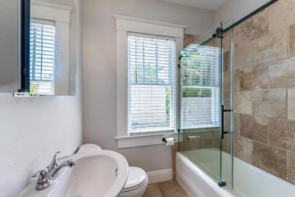 Luxury Bayshore Beauty Sleeps 8, Location, Charm Tampa