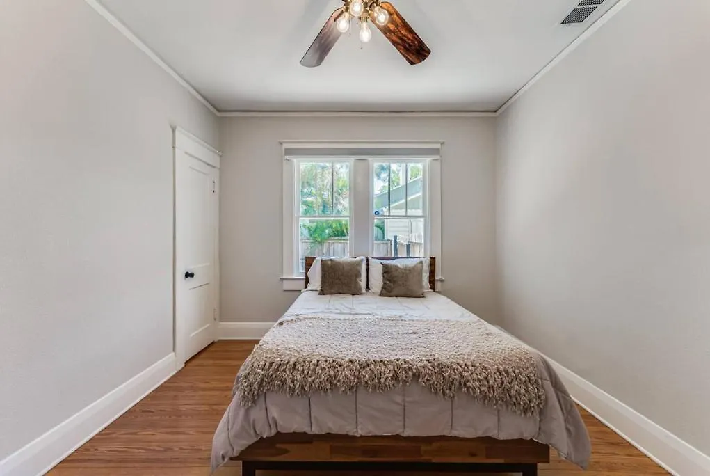 Holiday home Luxury Bayshore Beauty Sleeps 8, Location, Charm Tampa